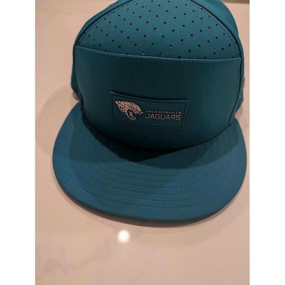 Jacksonville Jaguars New Era 9FIFTY 2025 Sideline Snapback Hat Teal Size Small/M